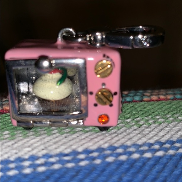 Juicy Couture Cupcake Oven Charm VINTAGE RETRO - Picture 5 of 7